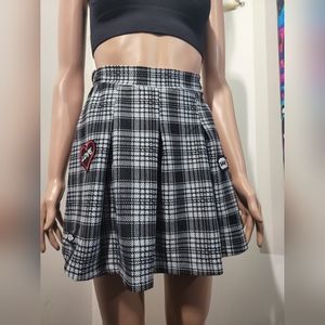Girls Black/White Plaid High Waist Skirt Size 10/12 w/OMG/Love/XOXO patches